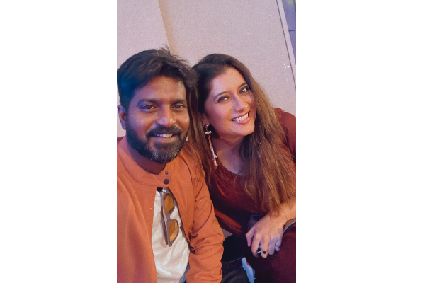 பல நாள் கழித்து மாகாபாவுடன் எடுத்த புகைப்படத்தை வெளியிட்ட பிரியங்கா.. அதுவும் எங்கிருந்து தெரியுமா | After Long Time Priyanka Shares Photo With Makapa