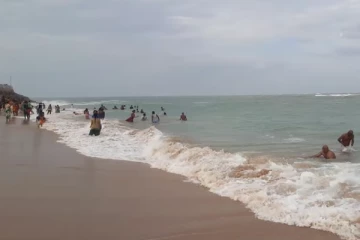 திருச்செந்தூர் கடற்கரையில் பக்தர்கள் நீராட தடை!