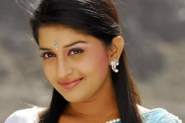 கிளாமரில் எல்லைமீறும் மீரா ஜாஸ்மின்.. படுமோசமான உடையில் போட்டோஷூட்