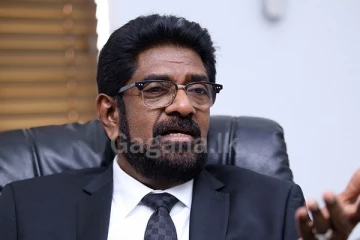 වහාම ක්‍රියාත්මක වන පරිදි ඖෂධ හදිසි මිලදී ගැනීම් නවතා දමයි. (VIDEO)