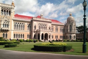 அரசியலை விட்டு விலகுவதாக அறிவித்த பிரபல நாட்டின் பிரதமர்!