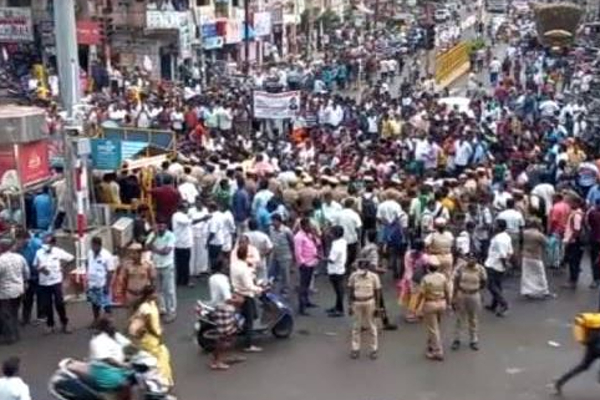 மாணவி மர்ம மரணம்...வெடிக்கும் கலவரம்! போலீசார் துப்பாக்கிச்சூடு - தமிழ்நாடு