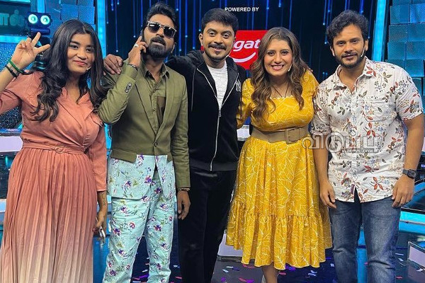 பொது நிகழ்ச்சியில் இப்படியா? மாகாபா-வுக்காக அதை கழட்டி கொடுத்த விஜே பிரியங்கா!! | Makapa Anand Priyanka Video Viral Social Media