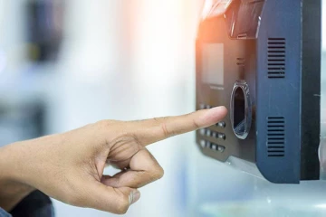 ඇඟිලි සලකුණු සටහන් නොමැතිව රේගු නිලධාරීන්ට රු. බිලියන 1.4කට අධික අතිකාල දීමනා ගෙවලා