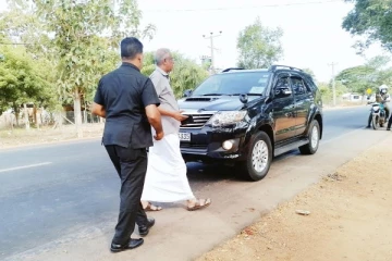 சுமந்திரன் பயணித்த வாகனம் விபத்து