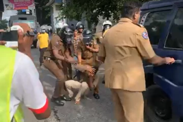 கொழும்பில் பல்கலைக்கழக மாணவர்கள் மீது கண்ணீர் புகை தாக்குதல்..! வசந்த முதலிகே கைது
