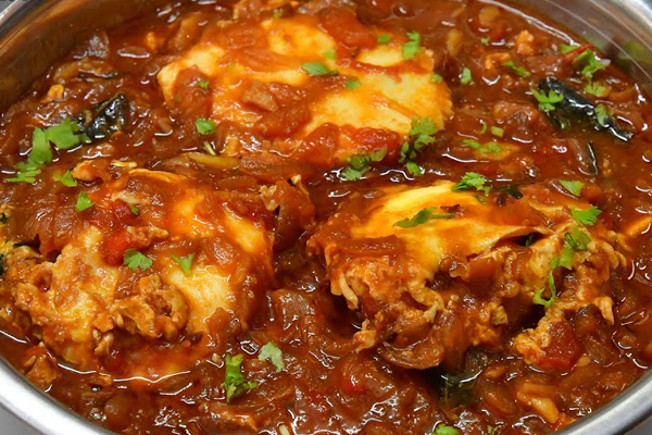 உடைத்த முட்டை குழம்பு... கிராமத்து ஸ்டைலில் எவ்வாறு செய்யலாம்? | Village Style Broken Egg Curry