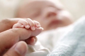 வாலுடன் பிறந்த குழந்தை; ஆச்சரியத்தில் மருத்துவர்கள்!