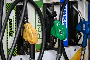 මසකට ලීටර් 110 ඉක්මවන පරිශීලකයින්ට පෙට්‍රල් මිල අඟහරුවාදා සිට ඉහළට - මැදපෙරදිග යුද උණුසුම මැද අලුත්ම තීරණයක්