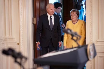 அமெரிக்க அதிபரின் முதல் அழைப்பை புறக்கணித்த ஜேர்மன் சேன்ஸலர்: வேறு வழியில்லாமல் அவர் அழைத்த அடுத்த தலைவர்