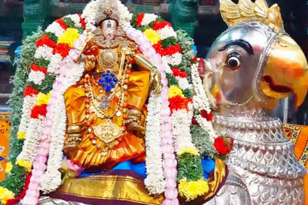 சித்திரை திருவிழாவில் உச்சி முதல் பாதம் வரை  ஒளிர்ந்த  மதுரை மீனாட்சி; வியக்கவைத்த ஆபரணங்கள்! | Madurai Meenakshi Shining Amazing Ornaments சித்திரை திருவிழாவில் உச்சி முதல் பாதம் வரை  ஒளிர்ந்த  மதுரை மீனாட்சி; வியக்கவைத்த ஆபரணங்கள்! | Madurai Meenakshi Shining Amazing Ornaments