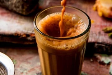 டீ குடிக்கும் போது இதை மட்டும் சாப்பிடாதீ்ர்கள்....ஆபத்து! இவ்வளவு பக்கவிளைவுகள் இருக்கு?