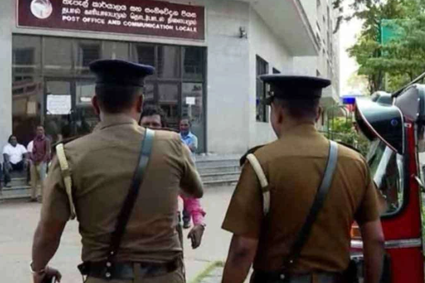 சத்தியாகிரகப் போராட்டத்தில் குதித்த தபால் தொழிற்சங்கத்தினர் | Postal Trade Unionists Satyagraha In Colombo