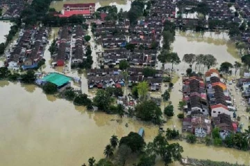 மலேசியாவில் கொட்டித்தீர்க்கும் வரலாறு காணாத மழை வீழ்ச்சி! பலி எண்ணிக்கை 46 ஆக உயர்வு