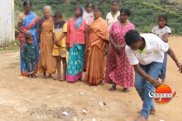 වැඩි කරපු වැටුපට බාල්දි පෙරළන හැමෝටම දේවසාප - පොල් ගහන වතු කම්කරුවන්