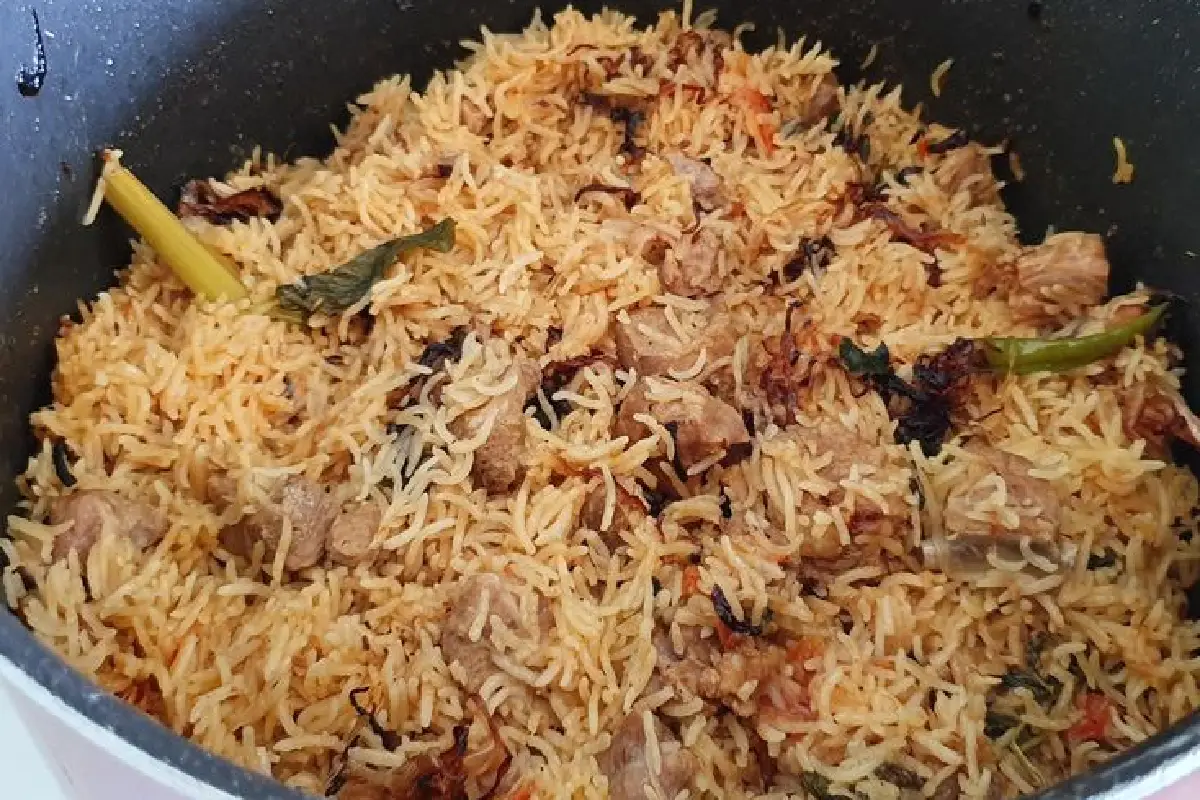 மட்டன் தம் பிரியாணியை ஒருமுறை இப்படி செஞ்சு பாருங்க! சுவை அள்ளும் | Mutton Biryani Recipe In Easy Within 10 Minits மட்டன் தம் பிரியாணியை ஒருமுறை இப்படி செஞ்சு பாருங்க! சுவை அள்ளும் | Mutton Biryani Recipe In Easy Within 10 Minits