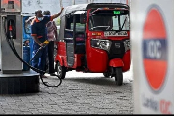 இலங்கையில் ஆட்டோ கட்டணம் ஒரு கிலோமீற்றருக்கு ரூ.100...அதிர்ந்துபோன மக்கள்