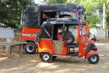 யாழில் தயாரிக்கப்பட்டுள்ள உலகிலேயே மிகவும் சிறிய முச்சக்கர வண்டி