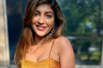 செம கவர்ச்சியாக கேண்டிட் போஸ் கொடுத்த யாஷிகா