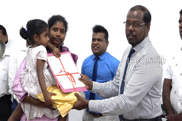 வவுனியா மாவட்டத்தில் முதன்முறையாக இடம்பெற்ற நிகழ்வு | Vavuniya Digital National Birth Certificate Issued