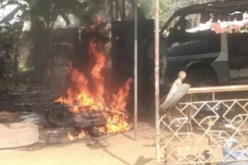 யாழில் பரபரப்பு சம்பவம்: திடீரென தீப்பிடித்து எரித்த மோட்டார் சைக்கிள்