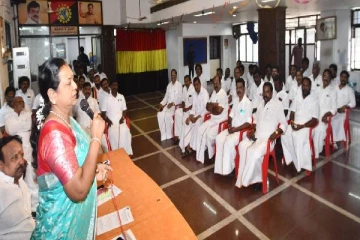 ஈரோடு கிழக்கு தொகுதி இடைத்தேர்தல்; தேமுதிக நிர்வாகிகளுடன் பிரேமலதா விஜயகாந்த் ஆலோசனை