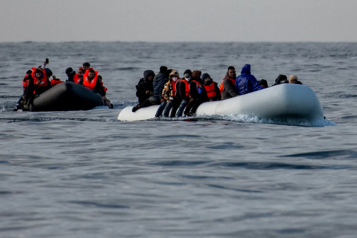 பிரித்தானியா செல்ல முயன்ற நால்வர் ஆங்கிலக் கால்வாயில் பலி | Four People Die Reach Britain English Channel