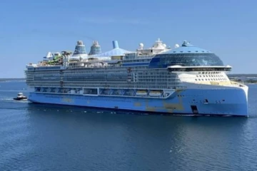 இலங்கைக்கு வருகை தரும் உலகில் மிகப்பெரிய சுற்றுலா கப்பல்!