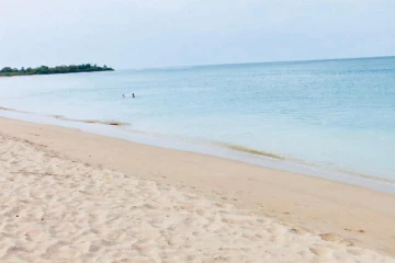 இலங்கையின் கரையோரத்தில் சுற்றுலாத் தளங்களை உருவாக்கும் வேலைத்திட்டம்