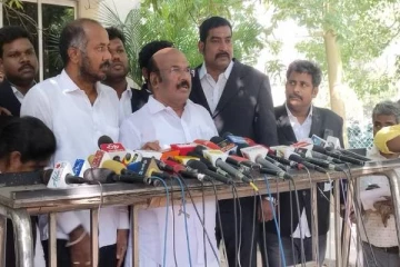 தீபாவளி முடிந்து மூன்று நாட்களாகியும் தமிழக அரசு மயக்கத்திலேயே இருக்கிறது - ஜெயக்குமார்