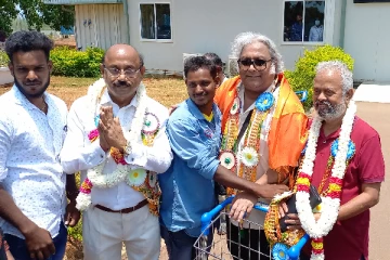நடிகர் திலகம் சிவாஜியின் மகன் உள்ளிட்ட குழுவினர் யாழ்ப்பாணம் வருகை