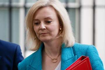 பிரித்தானிய பிரதமர் லிஸ் ட்ரஸ் பதவிக்கு ஆபத்து!