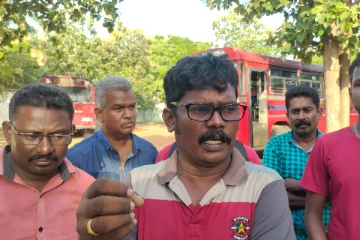 அரச பேருந்து சேவையின் கிளிநொச்சி சாலையினர் வேலை நிறுத்த போராட்டம்