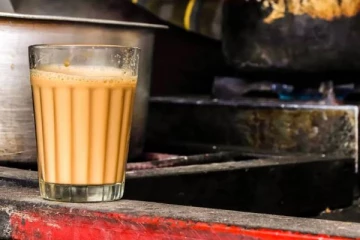 யாழில் உணவகம் ஒன்றில் ஒரு கோப்பை பால் தேநீர் விலை இவ்வளவா! கோபத்தில் மக்கள்