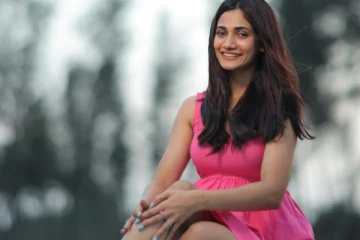 லாஸ்லியாவா இப்படி? எல்லைமீறிய உடையில் ரசிகர்களை ஷாக் ஆக்கிய போட்டோ