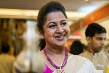 தனது பேர குழந்தைகளுடன் விளையாடும் நடிகை ராதிகா, இணையத்தில் பரவும் புகைப்படம் இதோ..
