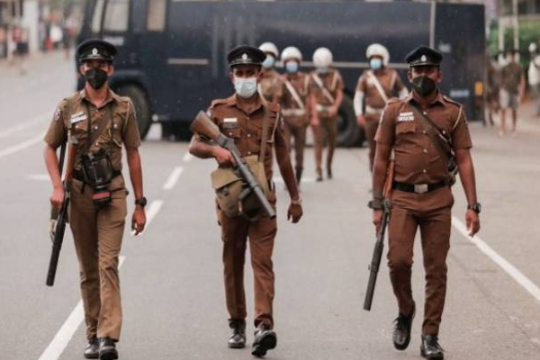 இலங்கையில் பொலிஸ் உத்தியோகத்தர்கள் தொடர்பில் வெளியான தகவல்! | Police Officers In Sri Lanka Retirement This Year