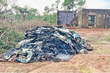 இராணுவ சீருடை அங்கிகள் பாழடைந்த கிணற்றுக்குள்ளிருந்து மீட்பு
