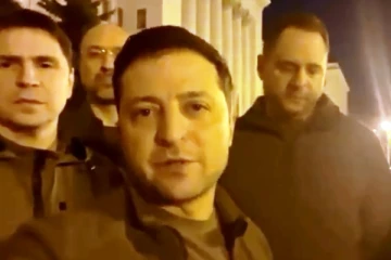 நாட்டுக்காக போராட வந்தால் ஆயுதம் தருவோம்! உக்ரைன் ஜனாதிபதியின் அறிவிப்பு(Video)