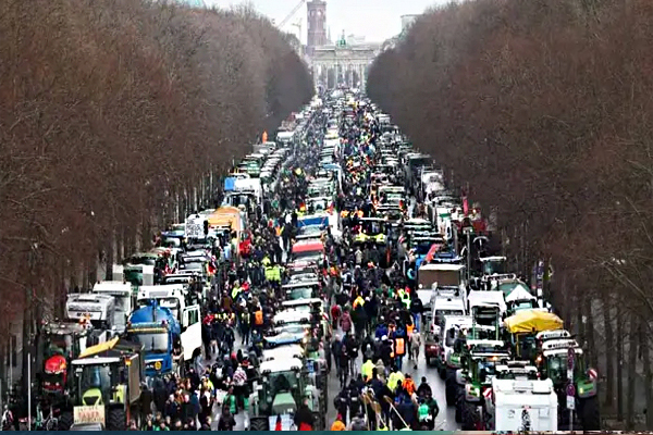 பெர்லின் நகரை ஸ்தம்பிக்க வைத்த ஜெர்மன் விவசாயிகள்! | German Farmers Bring Berlin To A Standstill