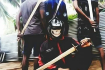 யாழில் வாள் வெட்டு ; நால்வர் படுகாயம்