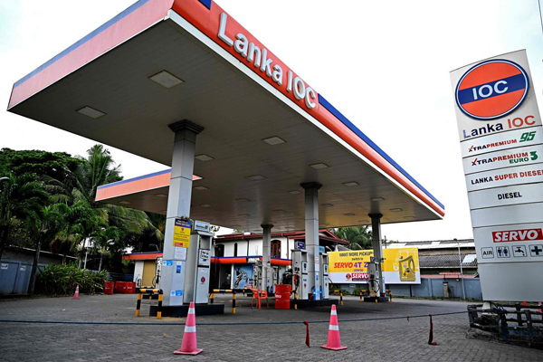 எரிபொருள் நிரப்பு நிலையம் ஒன்றுக்கு சீல் | Seal Per Fuel Station
