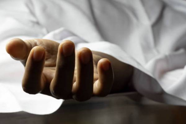 மின்சாரம் தாக்கிய 21 வயதுடைய இளைஞருக்கு நேர்ந்த கதி | Youth Electrocuted While Ironing In Uduvil
