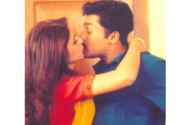 லிப்லாக்கில் கலக்கிய நடிகர்கள்.. லீலை நாயகன் கமல் முதல் விக்ரம் வரை!! | World Kiss Day From Tamil Actor Actress Lip Kiss