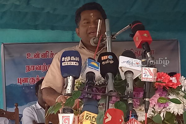 அரசியலுக்கு அப்பால் ஒன்றுபட்டு அபிவிருத்திக்காக உழைப்போம் - பிள்ளையான் தெரிவிப்பு | Let S Work Together Beyond Politics Pillaiyan