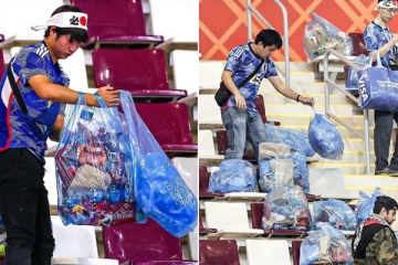 வெற்றியை குப்பைகளை அகற்றி கொண்டாடிய ஜப்பான் ரசிகர்கள்!