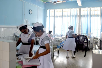 சிறுவர் வைத்தியசாலையில் சீறிவிழும் பெண் மருத்துவர்! நிர்க்கதியில் குழந்தைகள்