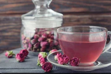 இனி ரோஜா மொட்டுகளை கீழ தூக்கி வீசாதீங்க!  டீ போட்டு குடித்தால் இந்த பிரச்சினைகளெல்லாம் சரியாகுமாம்!