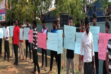 தாய்லாந்து பெளத்த துறவிகளால் புத்தர் சிலை பிரதிஸ்டை - திருகோணமலையில் ஆர்ப்பாட்டம்!