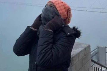 கடும் குளிரில் ரிஷிகேஷ் சென்றுள்ள பிக்பாஸ் பிரபலம்- யார் இந்த நடிகை பாருங்க